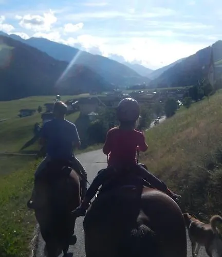 Bauernhof Pergila דירה